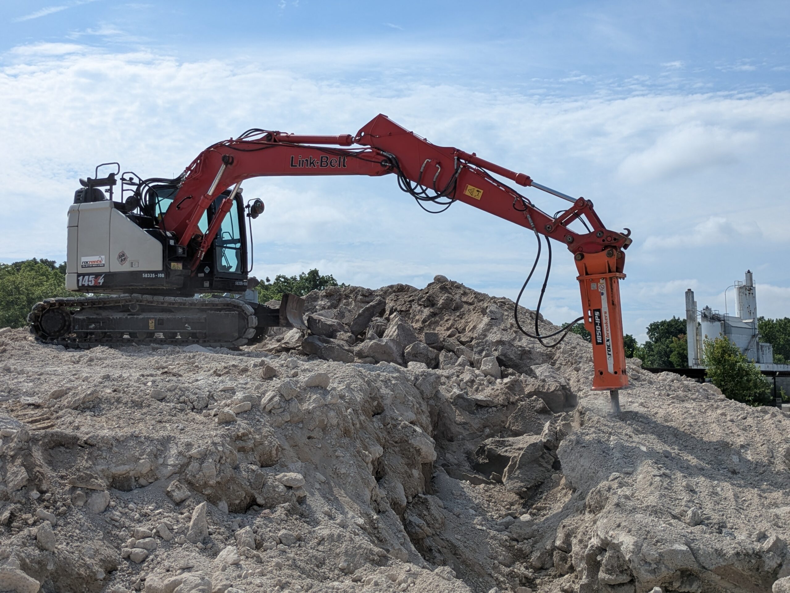 Buying vs. Renting a Hydraulic Breaker Hammer Whats Best for Your Business scaled