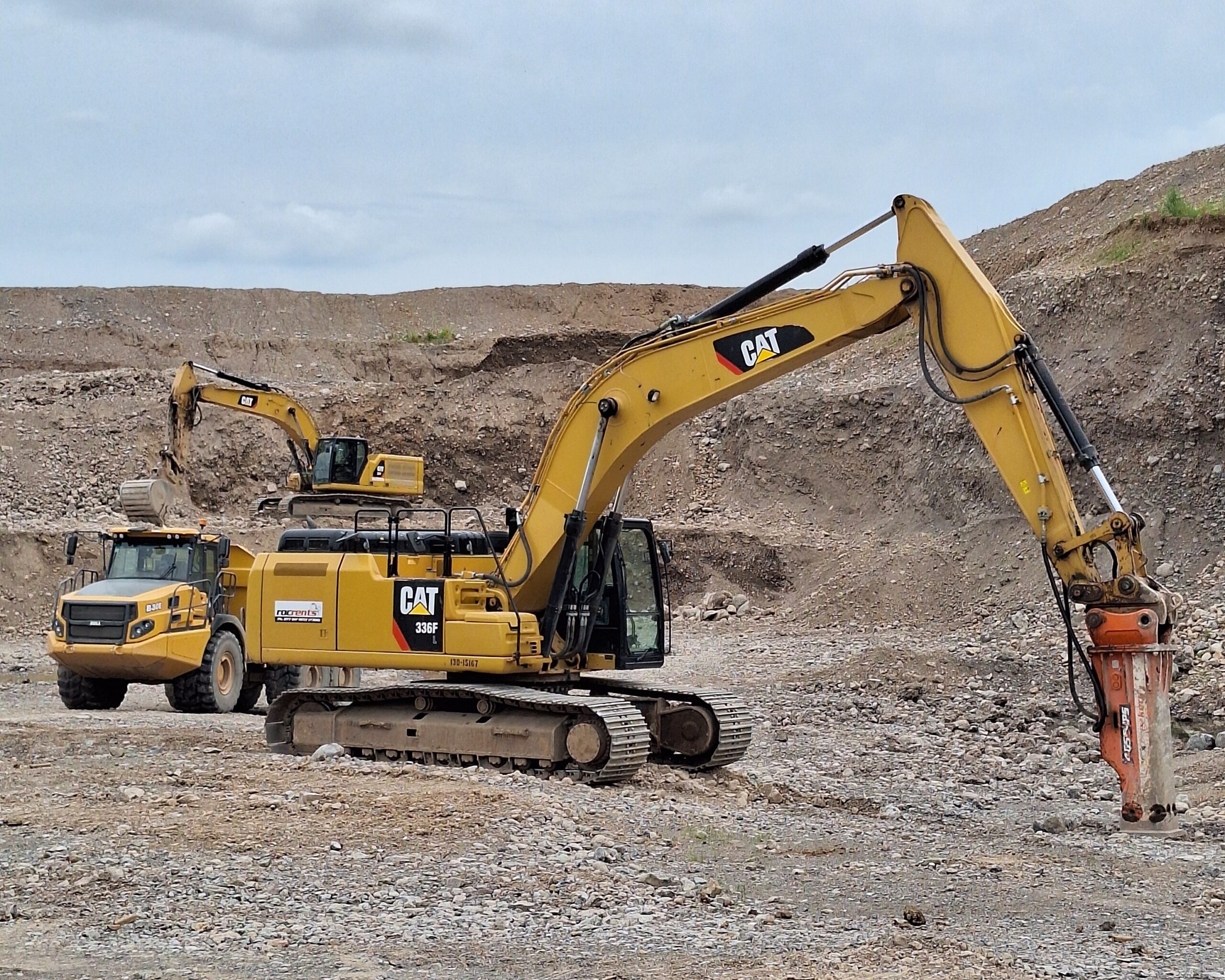 What Size Hydraulic Breaker for a Large Excavator