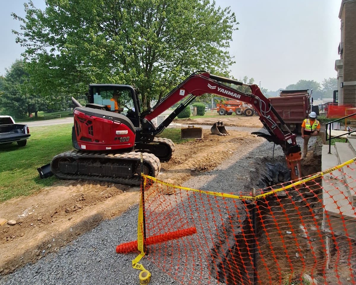 hydraulic breakers pipeline trenching IMAGE